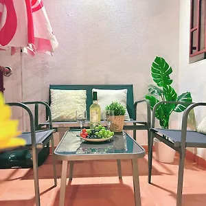 Big Puerto Rico Streetfront With Private Saltwater Jacuzzi Pool, Bbq, Kitchen & 3 Terraces Near Shopping Center Puerto Rico (Gran Canaria)